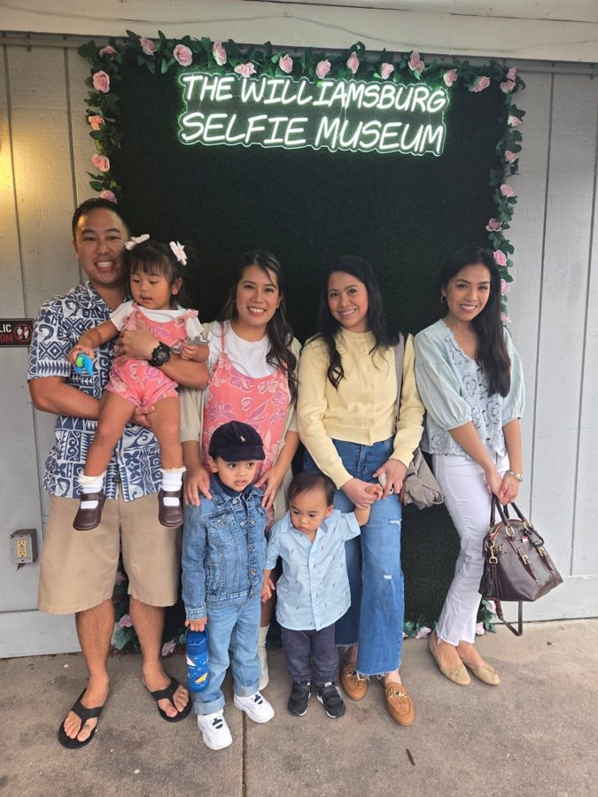 Guests posing at The Williamsburg Selfie Museum, photo 10