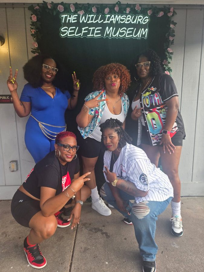 Guests posing at The Williamsburg Selfie Museum, photo 18
