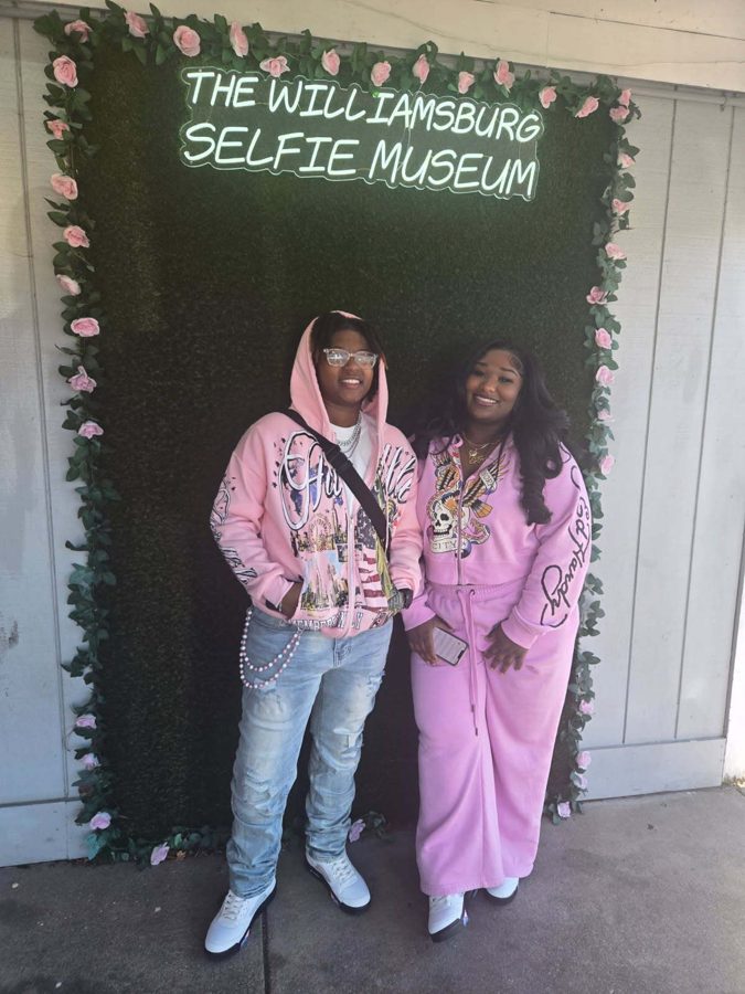 Guests posing at The Williamsburg Selfie Museum, photo 9